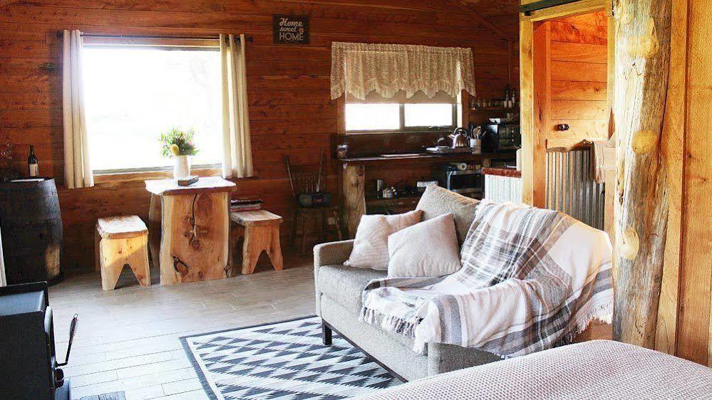 Rustic Hut Bush Retreat Penguin Exterior foto